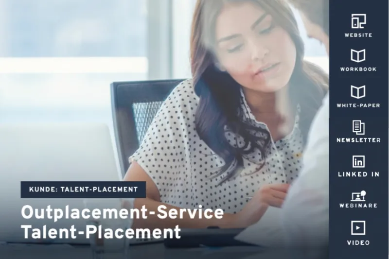 Frau schreibt konzentriert in ein Notizbuch – Teaserbild für den Outplacement-Service „Talent-Placement“.