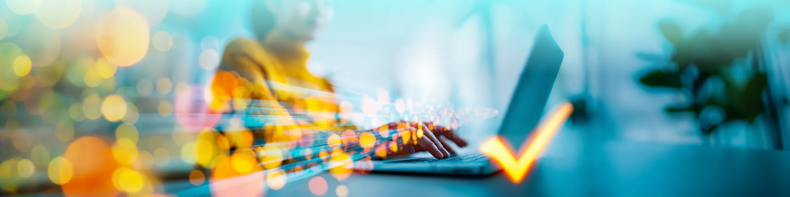 Person nimmt an einer Online-Umfrage auf einem Laptop teil, dargestellt durch digitale Licht- und Dateneffekte
