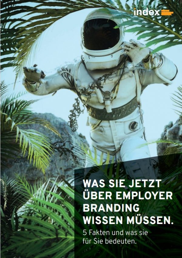 Coverfoto eines White Papers mit einem Astronauten darauf der im Dschungel spazieren geht