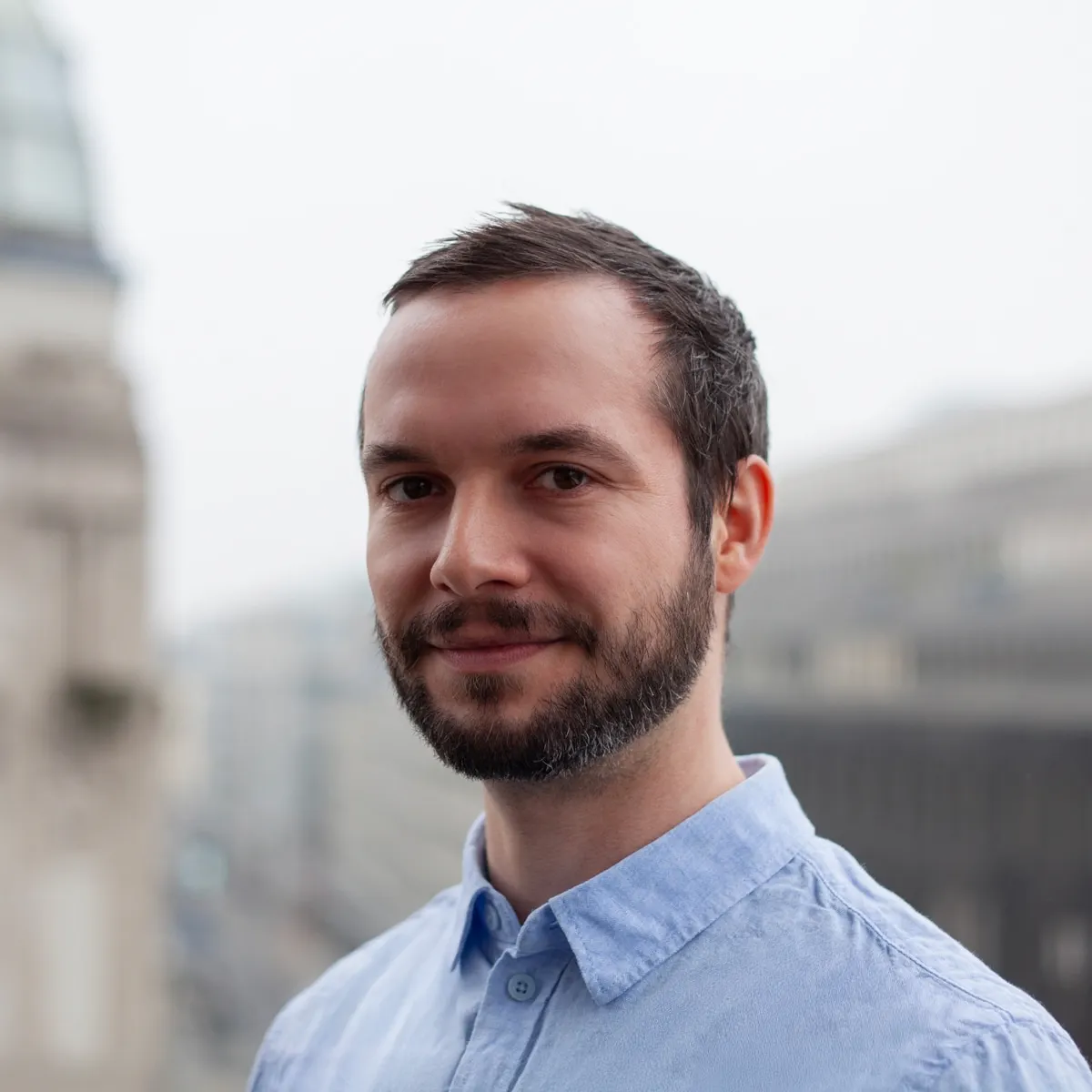 Daniel Müller – Business Portrait auf moderner Dachterrasse Annette Raschke